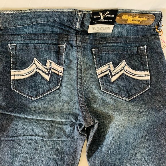 2/$20✨ NWT Womens Basic Capri Various Sizes - Picture 5 of 5